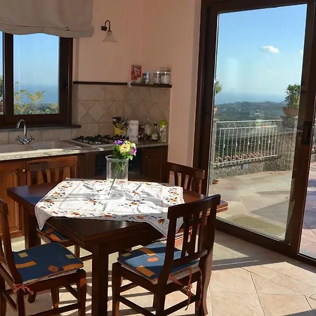 Etnamare Apartment